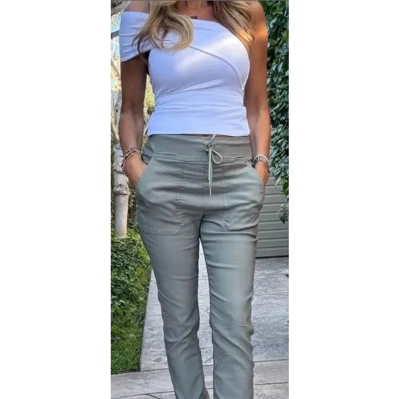 🆕️Bevy Flog - Tali Pant in Green Herringbone Size 28 Travel Baddie Minimalist - Picture 3 of 10